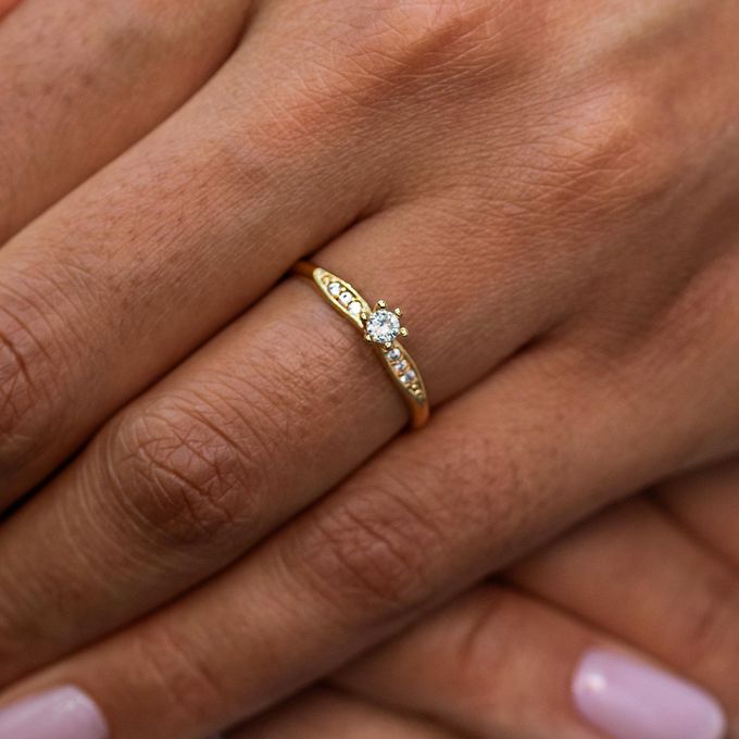 Anel Solitário Banhado a Ouro Deluxe