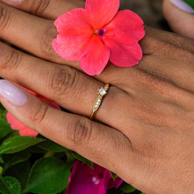 Anel Solitário Banhado a Ouro Deluxe