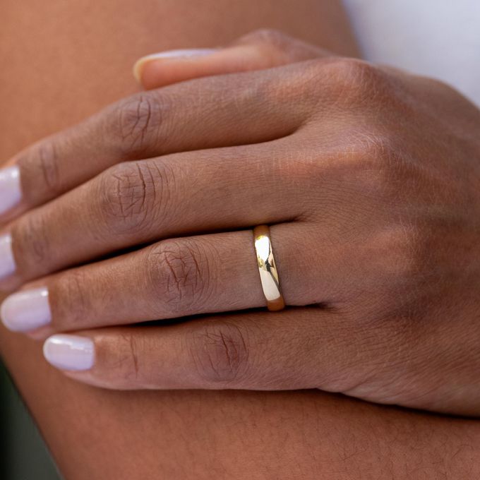 Aliança de Casamento em Ouro 4mm Abaulada Classic - Par
