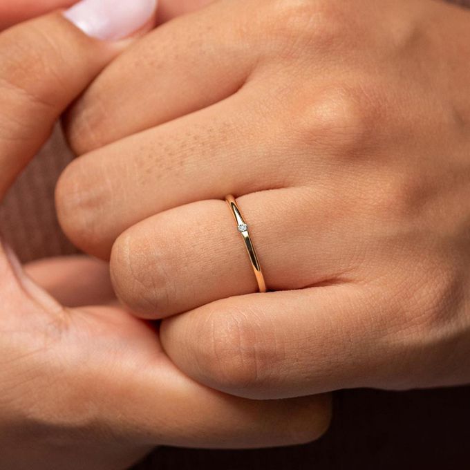 Aliança de Casamento em Ouro 1,5mm Cravação Trabalhada Ariel - Par