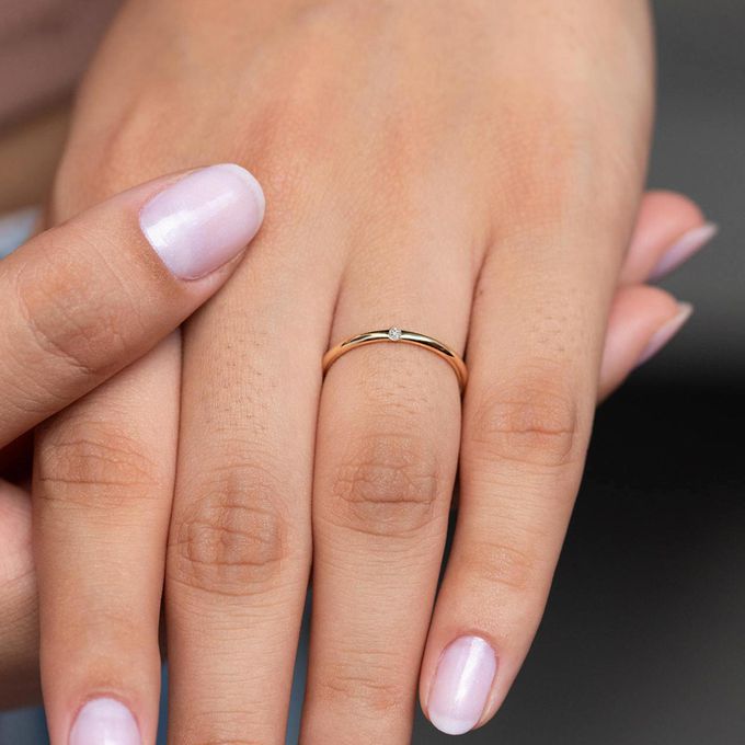 Aliança de Casamento em Ouro 1,5mm Cravação Trabalhada Ariel - Par