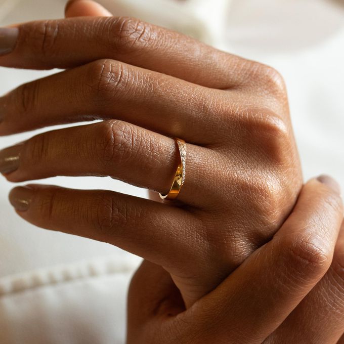 Aliança de Casamento em Ouro Eternal Cravejada 3mm - Unidade