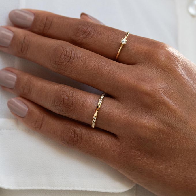 Aliança de Casamento em Ouro 2mm Cravejada Infinita - Unidade