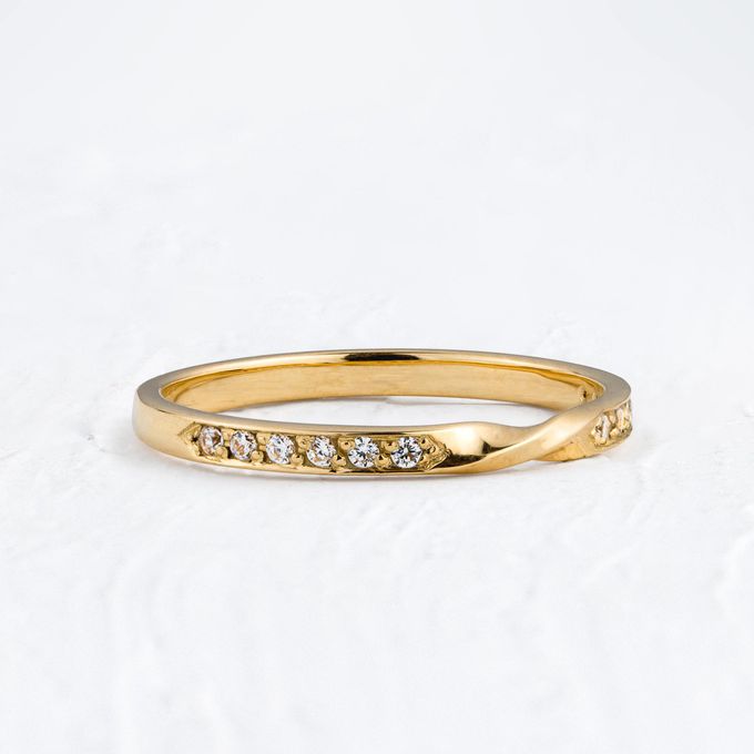 Aliança de Casamento em Ouro 2mm Cravejada Infinita - Unidade