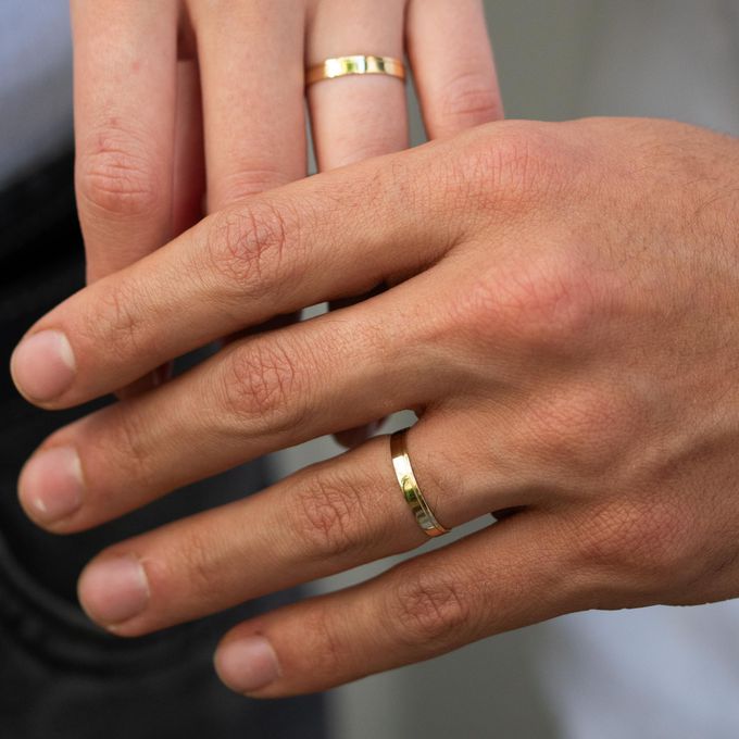 Aliança de Casamento em Ouro 3mm Reta Friso Português - Par