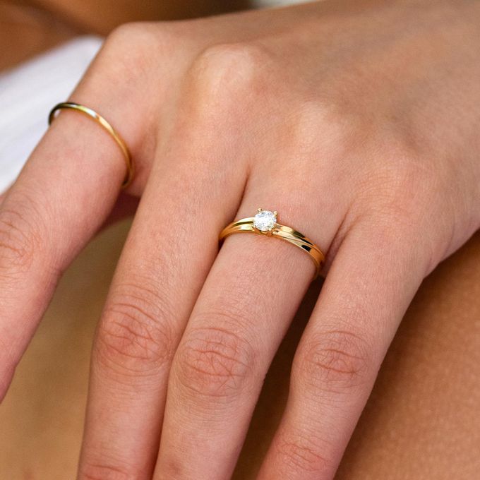 Anel de Noivado em Ouro Solitário Orvalho