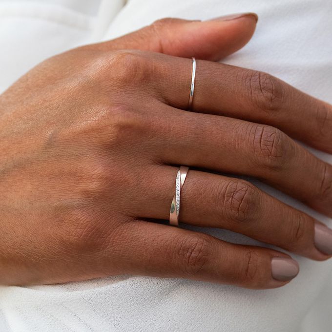 Aliança de Namoro Prata esterlina 925 3mm Infinity Cravejada - Unidade