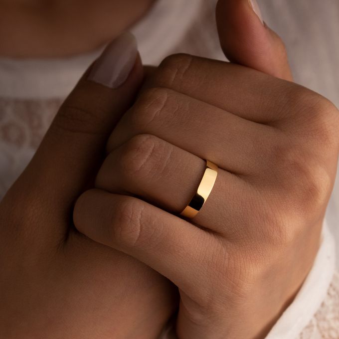 Aliança de Casamento em Ouro 4mm Reta Bahamas - Unidade 