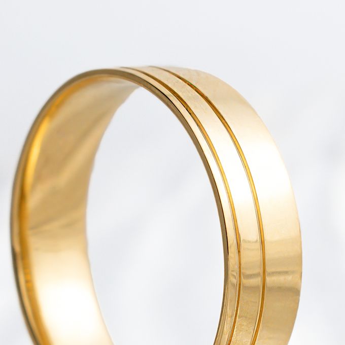 Aliança de Casamento em Ouro 5mm Frisos Pedras Charlote - Par