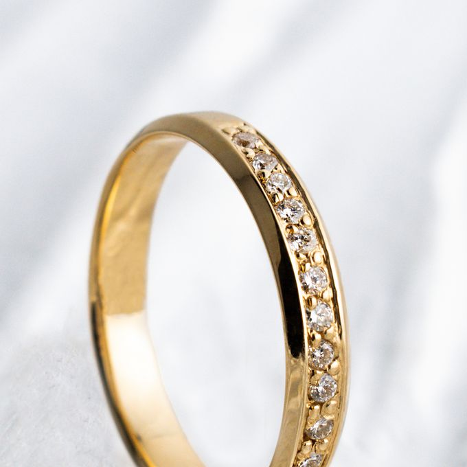 Aliança de Casamento em Ouro 3mm Chanfrado Pedras Helena - Par
