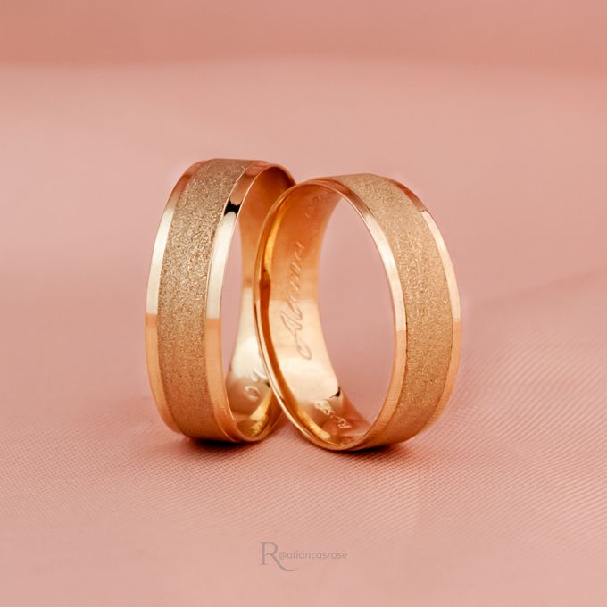 Aliança de Casamento em Ouro 6mm Diamantado Itália - Par