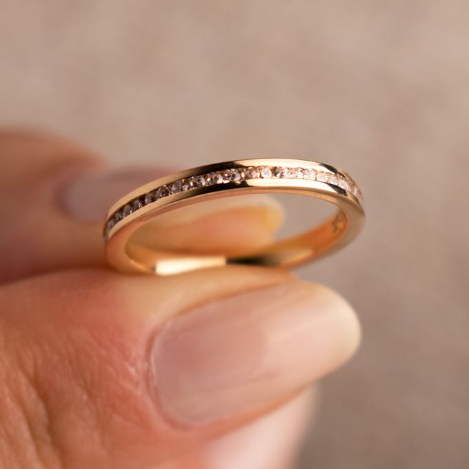 Aliança de Casamento Cravejada em Ouro 2mm July - Unidade