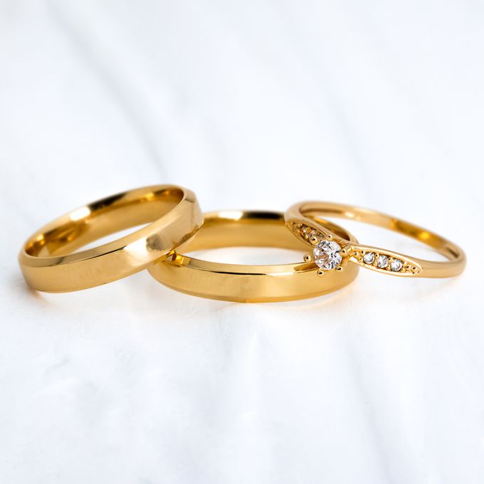 Aliança de Casamento em Ouro 4mm Lucy e Anel Solitário Saron - Combo