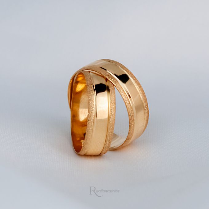 Aliança de Casamento em Ouro 6mm Bordas Diamantadas Sparta - Par