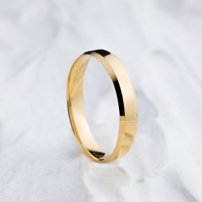 Aliança de Casamento em Ouro 4mm Chanfrado Fosco Diamantado Stella - Par