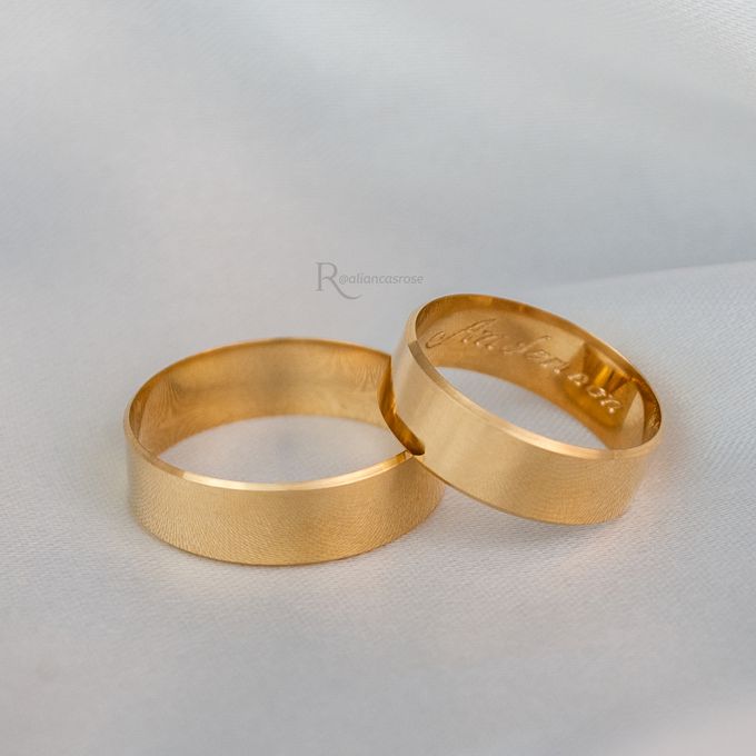 Aliança de Casamento em Ouro 6mm Chanfrado Lucy - Par