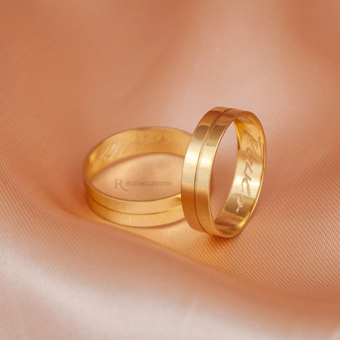 Aliança de Casamento em Ouro 5mm Friso Voyage - Par