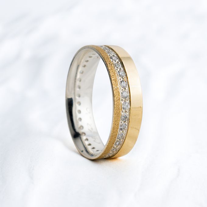 Aliança de Noivado Casamento Revestida em Ouro 6mm Cravação Aurora - Par