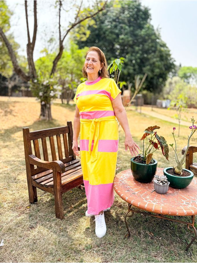 Vestido Bianca Plus amarelo com rosa