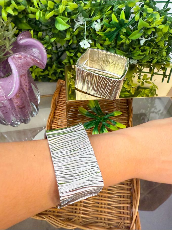 Bracelete Preta Trabalhado
