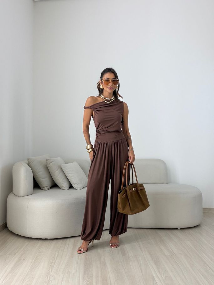 CALÇA DIANA DRAPEADA MARROM