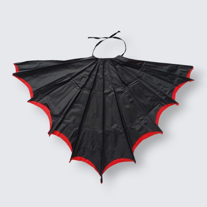 Fantasia asa morcego preto e vermelho