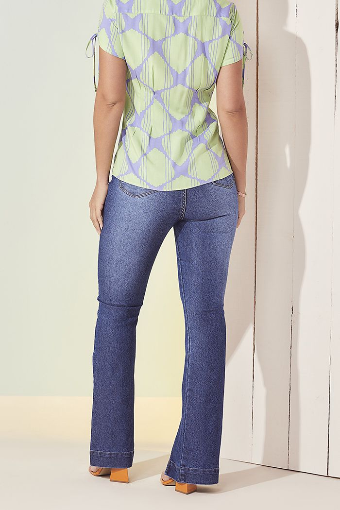 Cal a Jeans Boot Cut Com Fenda Na Barra Boana Boana