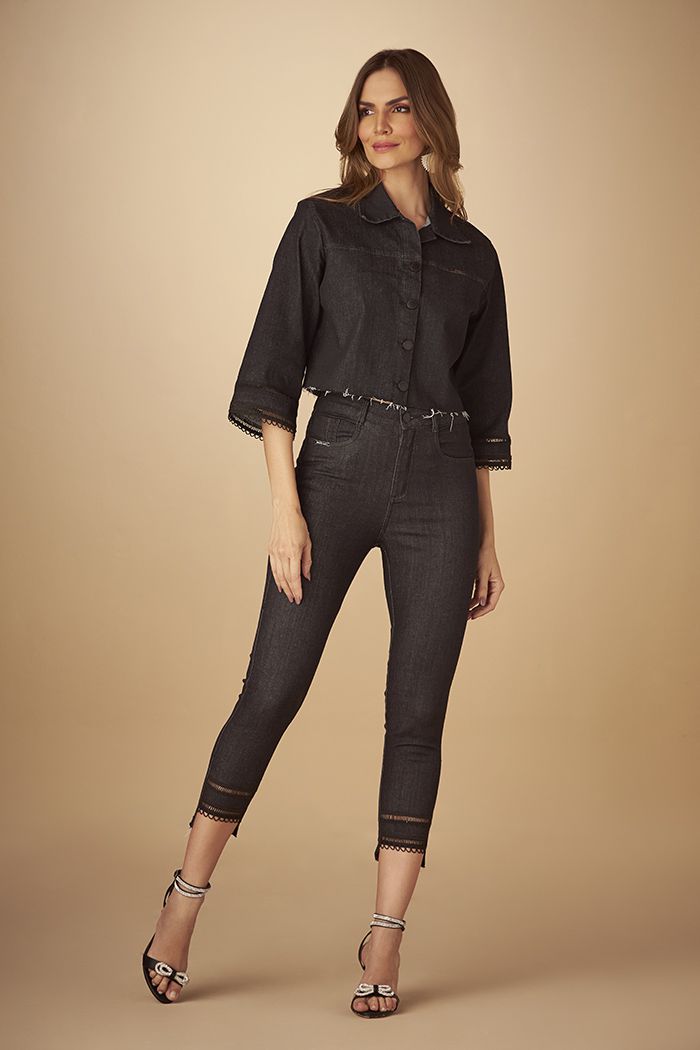 Calça com barra discount de renda