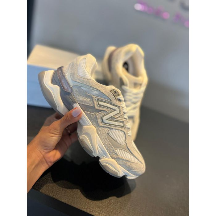 Tênis New Balance Branco Com Cinza - Larissa Flausino