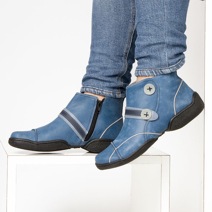 Bota Feminina Vitore em Couro Jeans J.Gean 