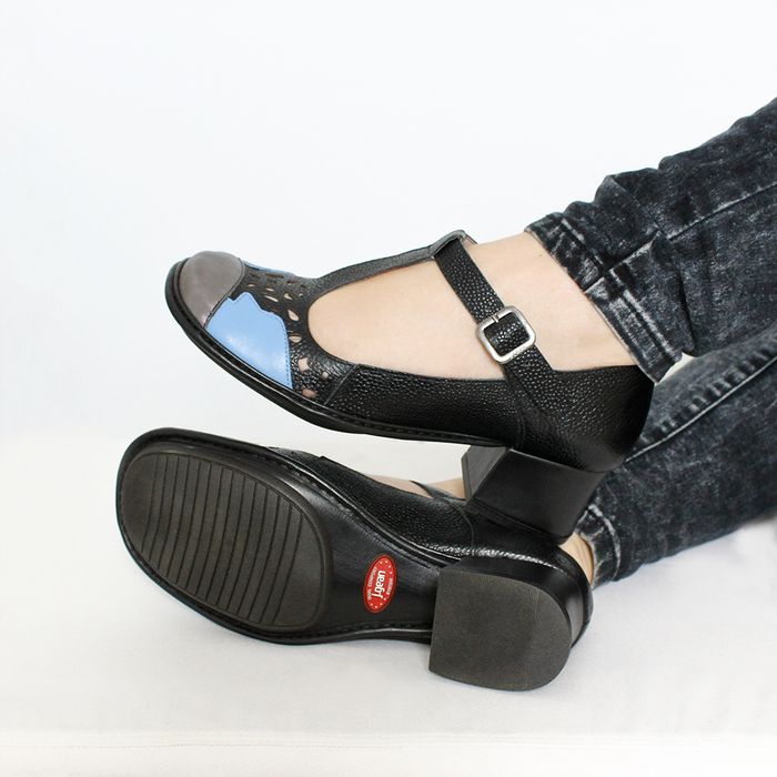 Sapato Boneca J.gean Salto Grosso Em Couro Cor Preto Cod. FE0002