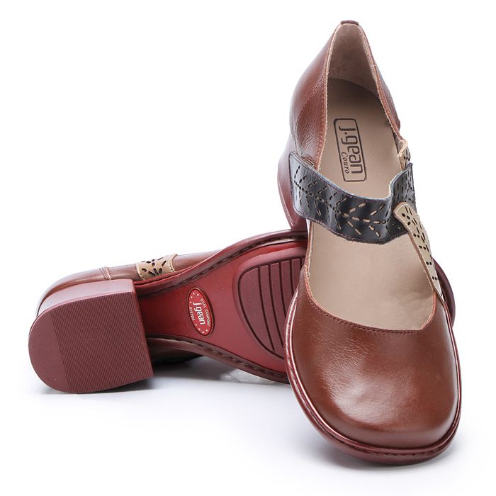 Sapato Boneca Salto Grosso Em Couro Vinho