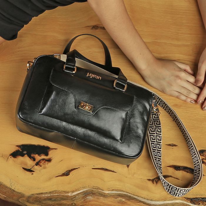 Bolsa Artesanal Em Couro Preto J.Gean 