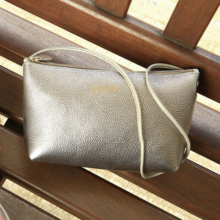 Bolsa de Mão Em Couro Prata J.Gean 