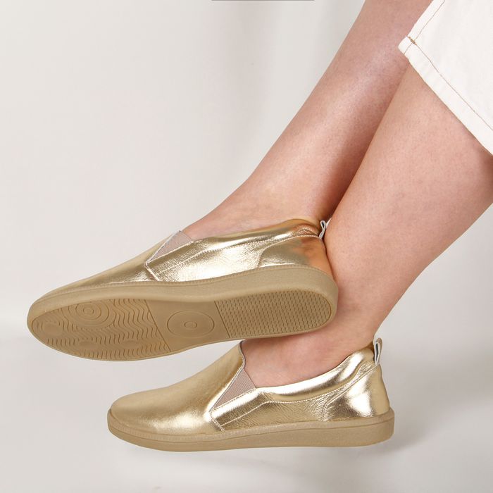 Tênis Barcelona em Couro cor Ouro J.Gean 