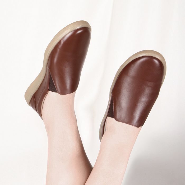 Tênis Feminino Barcelona em Couro cor Cabernet J.Gean