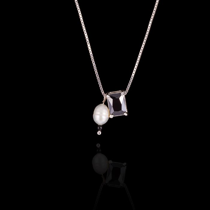 Colar Pérola 5mm com Zircônia Preta 6x9mm Prata 925