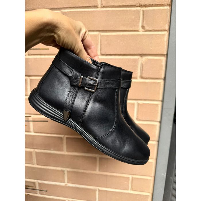 Bota Erika em couro legitimo Preta - NAYKAZUMI