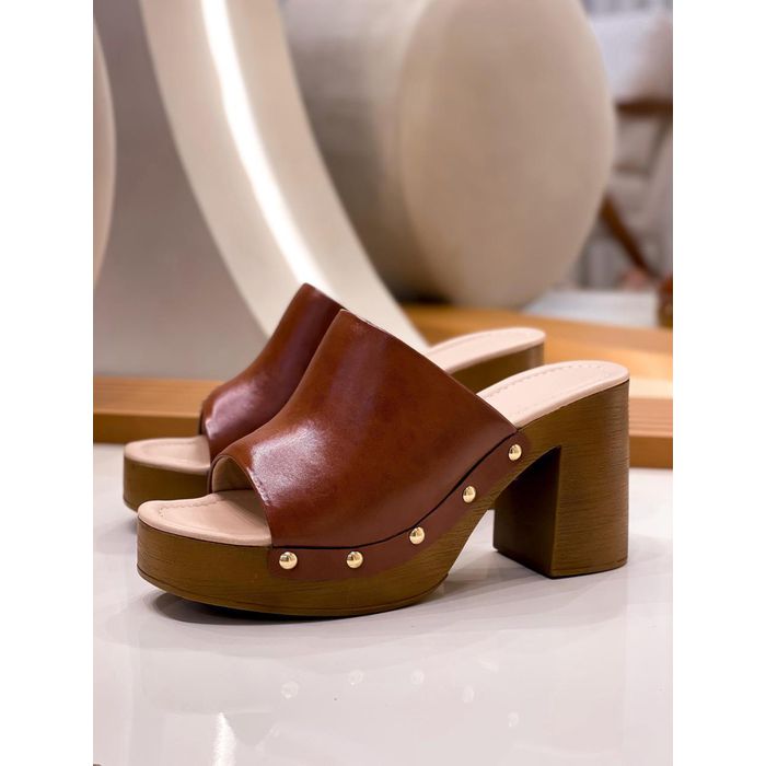 Tamanco Clog Luísa caramelo - NAYKAZUMI