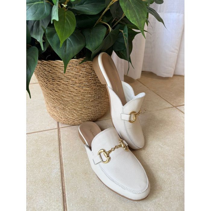 Mule feminino em couro Legítimo Off White - NAYKAZUMI