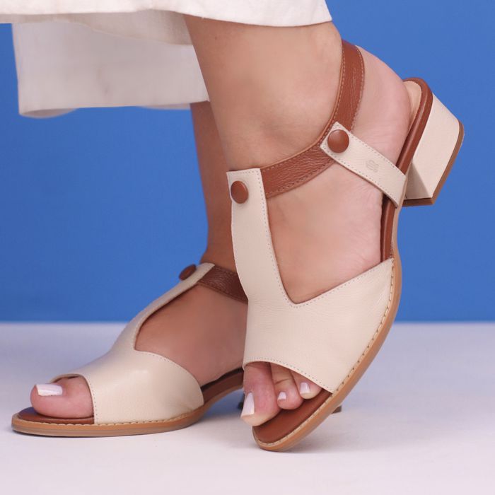 Sandália - ALEGRIA - Off White e Chocolate - 965.0... - Bubblê