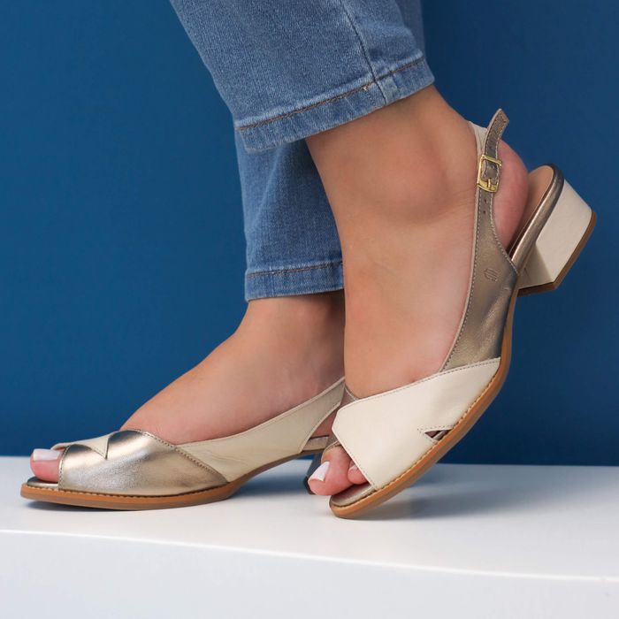 Sandália ESSENCIAL - Off White e Champagne - 965.1... - Bubblê