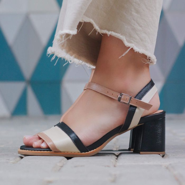 Sandália - ASTRAL - Bali, Off White e Preto - 177.... - Bubblê