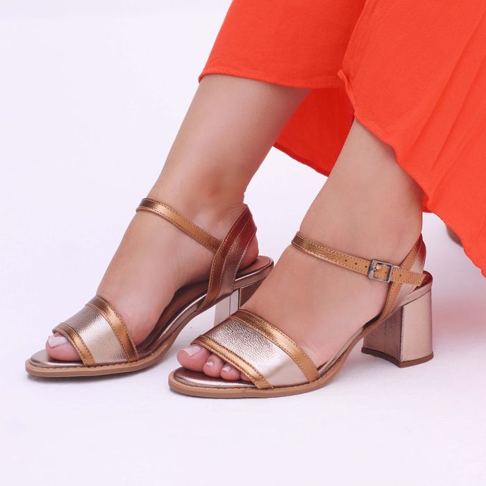 Sandália - ASTRAL - Bronze e Champagne - 177.85 - Bubblê