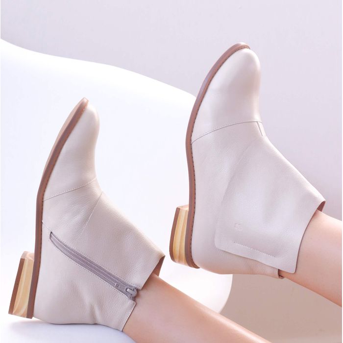 Bota CONTEMPLAR - Off White - 664.21 - Bubblê