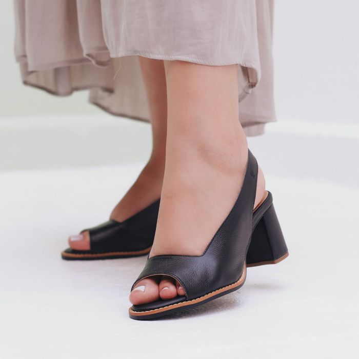 Sandália Peep Toe - ELEGÂNCIA - Preta - 177.31 - Bubblê