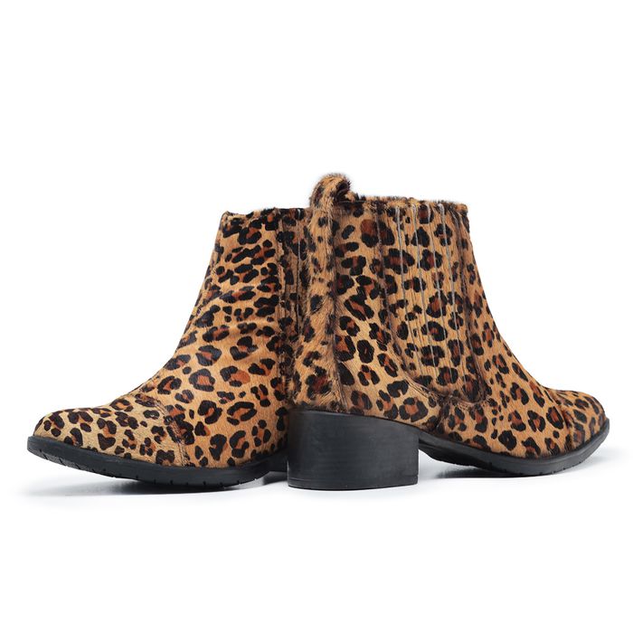 BOTA COURO COUNTRY CHELSEA MAH KATHRINE PELO ON A USE.MAH