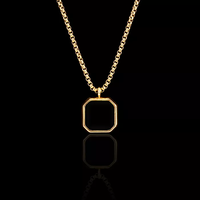 Colar Quadrado Resinado Preto Aço Inox Dourado