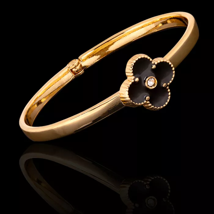 Bracelete Trevo Zamac Dourado Resina Preta