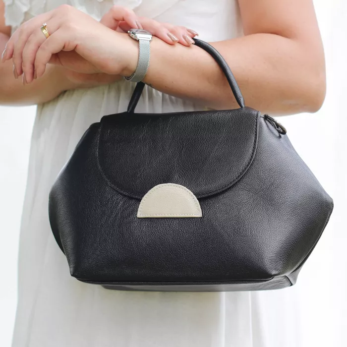 Bolsa de Couro - Mini NASCENTE - Preta e Off White - Bubblê